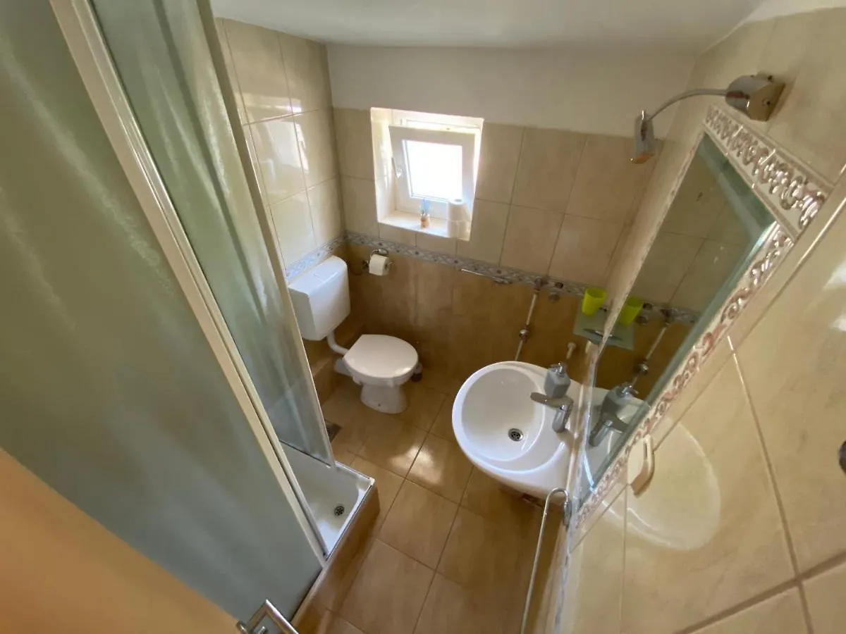 ***Quiet Place Near Sea And National Park*** Starigrad-Paklenica Apartman