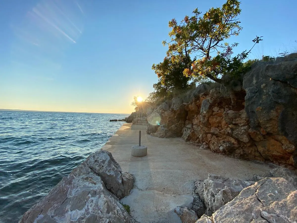 ***Quiet Place Near Sea And National Park*** Starigrad-Paklenica