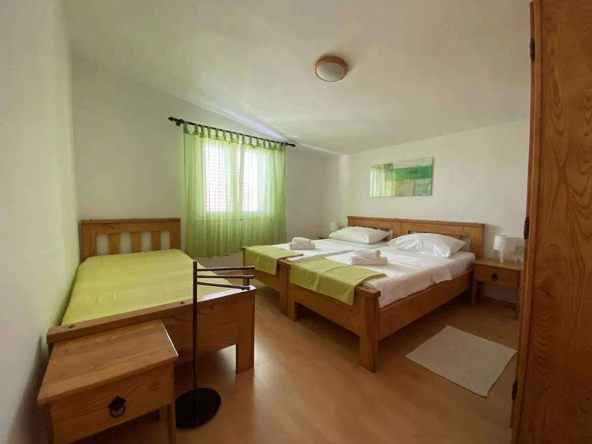 ***Quiet Place Near Sea And National Park*** Starigrad-Paklenica