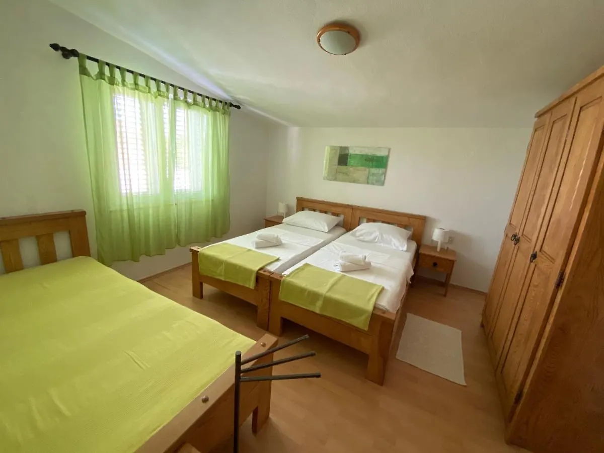 ***Quiet Place Near Sea And National Park*** Starigrad-Paklenica 0*,